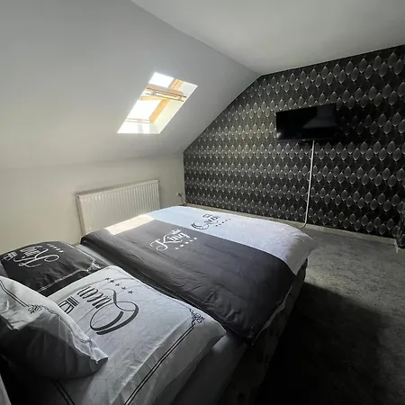Adél Appartement *