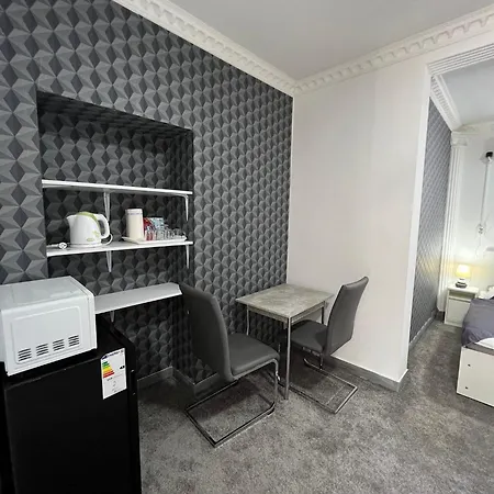 Adel Apartment