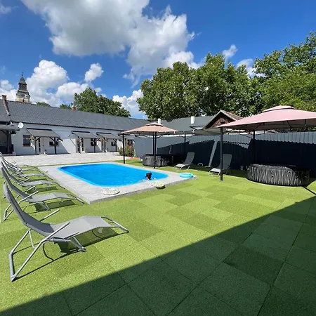 Apartman Adél