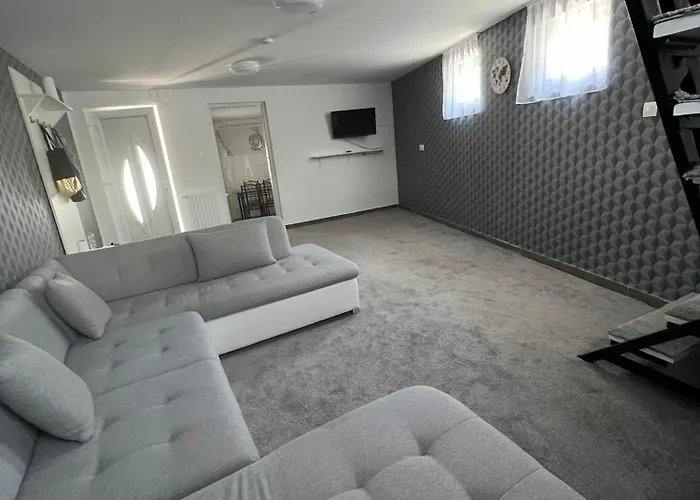 Adel Apartament Kisujszallas