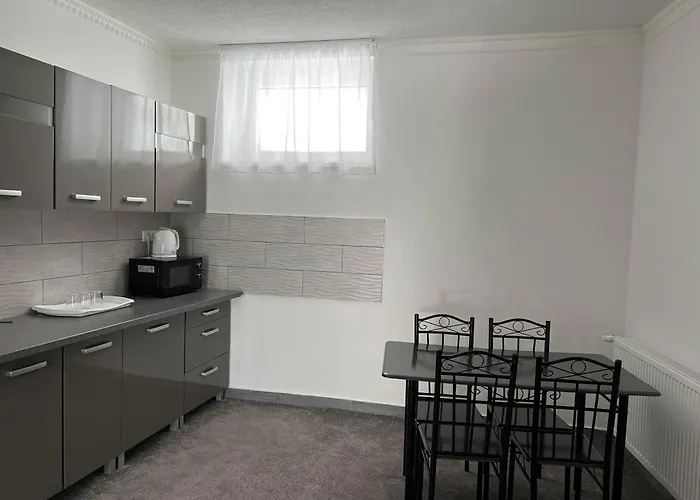 Adel Apartament Kisujszallas
